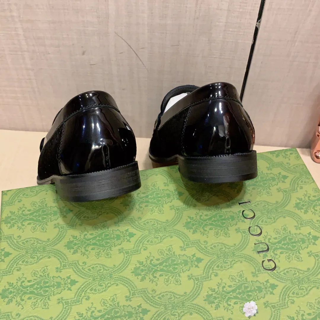 Men's Leather Shoes Men's Shoes 💰480💰💰🎩🎩 [Lightning] [Lightning] "Gucci*" The latest and most popular casual business leather shoes, top brand [Seduce] luxury ~ purchasing agent, top quality ~. [Strong] The upper is made of imported breathable cowhide with matching material ➕ breathable cowhide feet (•) and fine workmanship. The original stylish and stylish soft rubber wear-resistant and non-slip outsole is light and comfortable on the feet. The real thing looks better when taken in real life. 309: code: 38-44, can be customized to 45